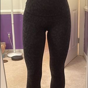 Lululemon wunder under camo 28”